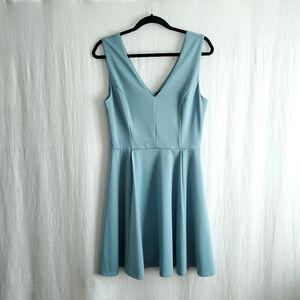 H&M V-Neck dress in Light Blue size Medium